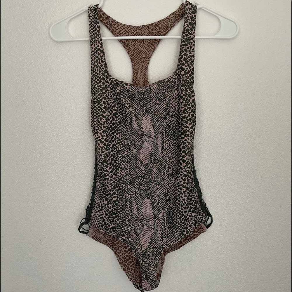 *RARE* ACACIA Bordeaux One Piece snake